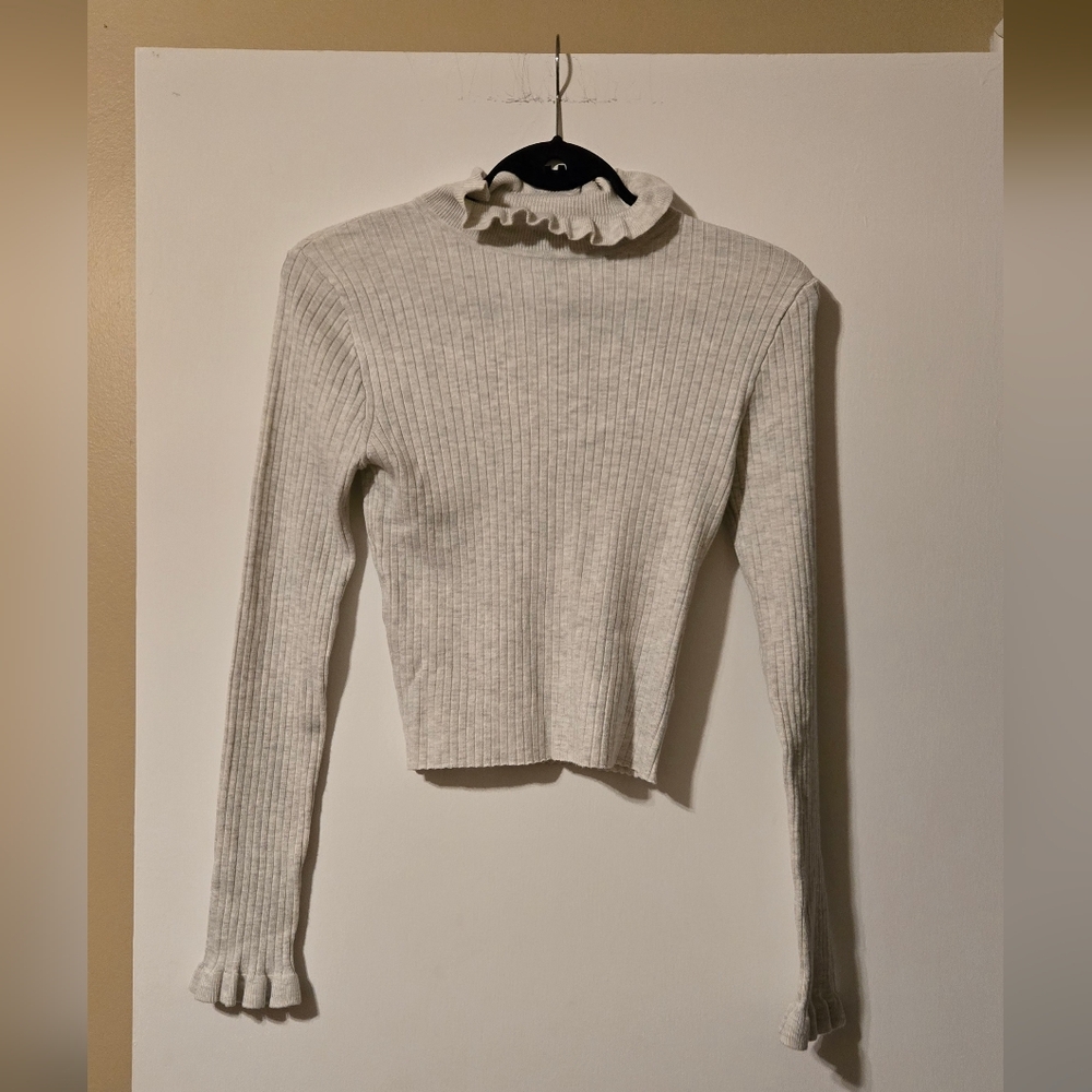 🎀Gray Ribbed Mock Neck Crop Top - Picture 2 of 4